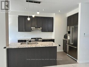 57 Macbean Cres in Hamilton, ON - Building Photo - Building Photo