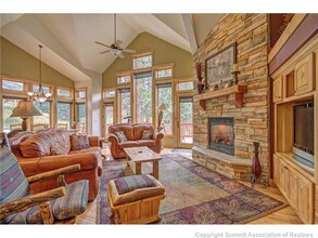 25 Cooney Ct in Breckenridge, CO - Building Photo - Building Photo