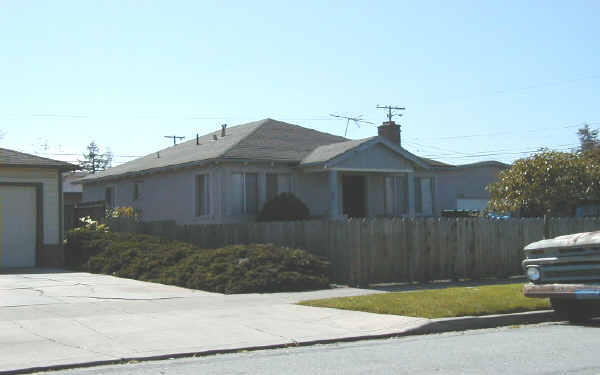 3502 Hoover St in Redwood City, CA - Building Photo - Building Photo