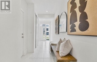 3058 Trailside Dr in Oakville, ON - Building Photo