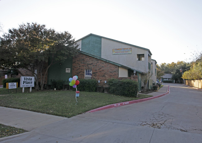 Vista Place in Arlington, TX - Foto de edificio - Building Photo