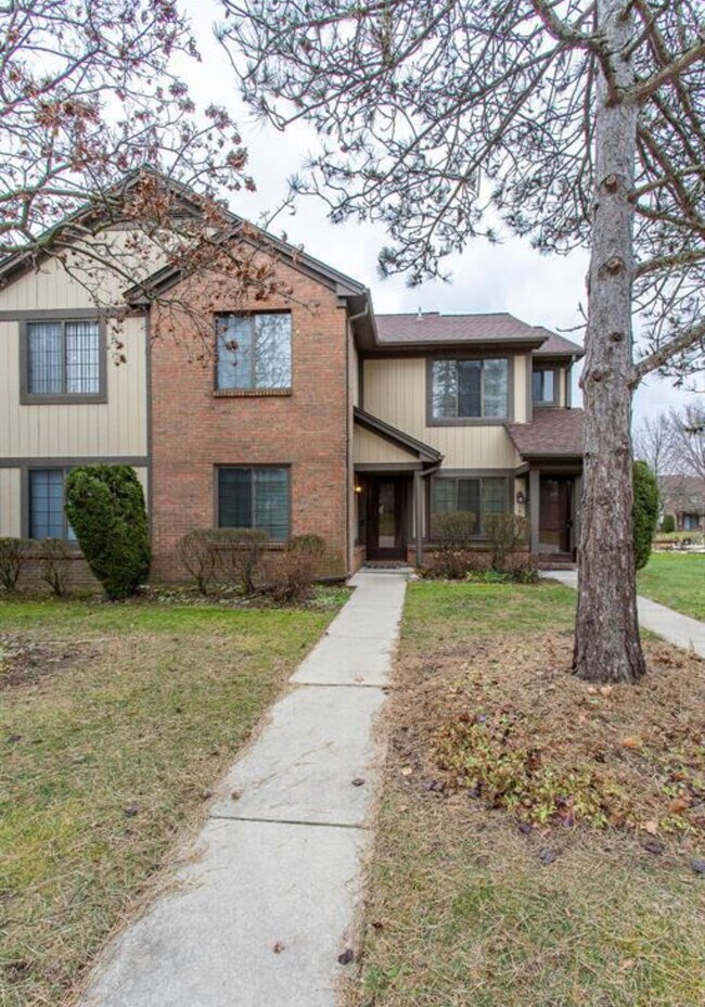 1501 Meadow Side Dr Rentals in Rochester Hills, MI