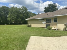 8662 SW 89th Ln in Gainesville, FL - Foto de edificio - Building Photo