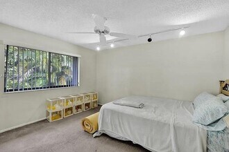 587 NW 38th Ave in Deerfield Beach, FL - Building Photo - Building Photo