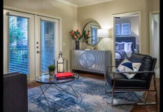 6777 Sommerall Dr in Houston, TX - Building Photo - Building Photo