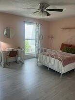 13506 NE 24th Pl in North Miami, FL - Building Photo