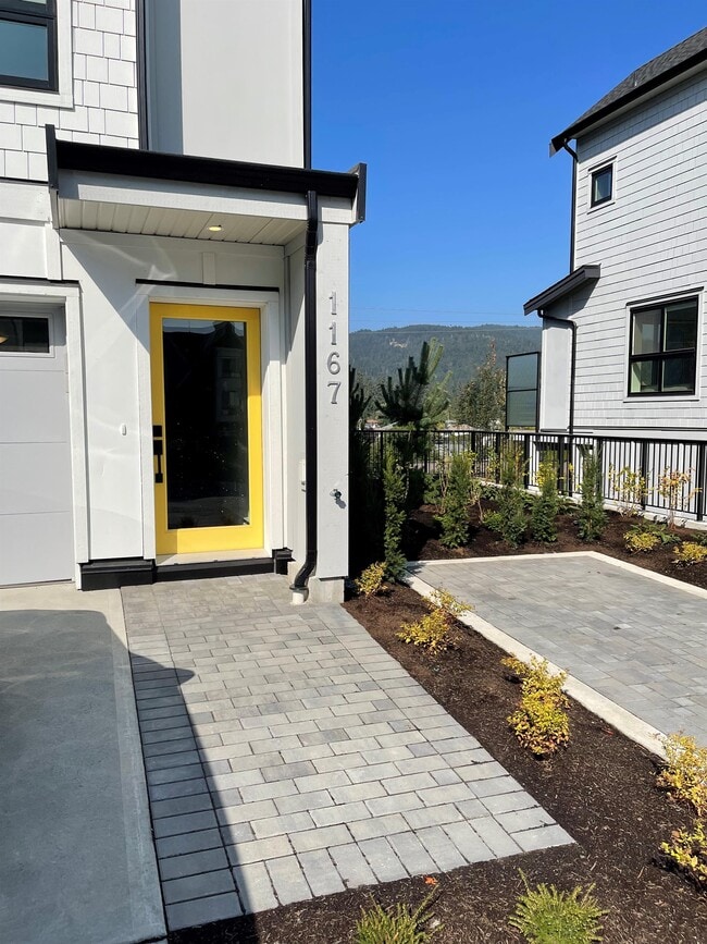 1167 Pullman Close in Victoria, BC - Building Photo - Building Photo