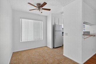 1066 Coronado Ave in Long Beach, CA - Building Photo - Building Photo