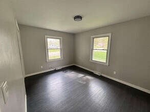 2805 NE 56th Ter in Gladstone, MO - Building Photo - Building Photo