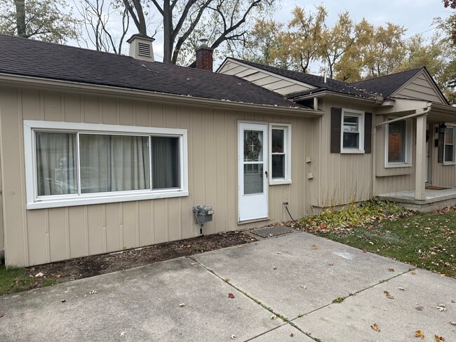23072 Lilac St in Farmington, MI - Building Photo - Building Photo