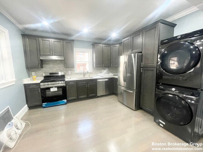 3 Grafton St, Unit 1 in Boston, MA - Building Photo - Building Photo