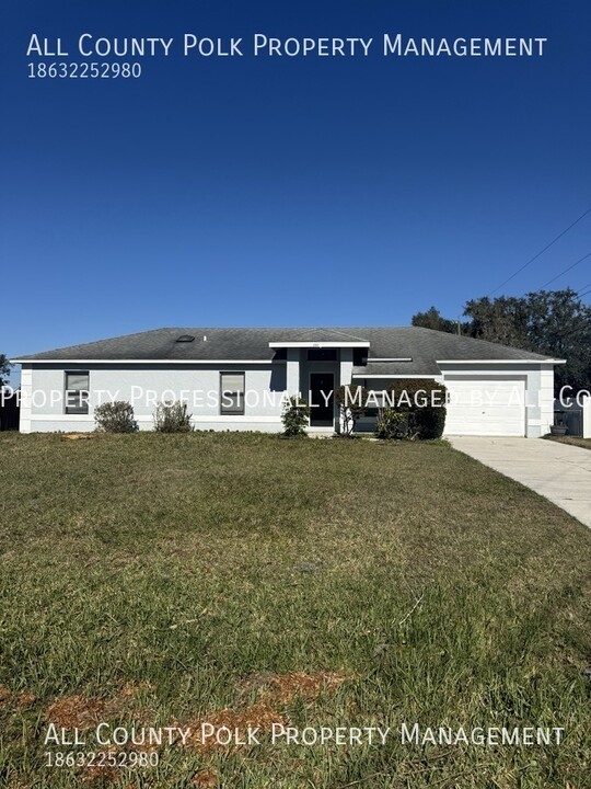 2341 Timbercreek Loop W in Lakeland, FL - Building Photo