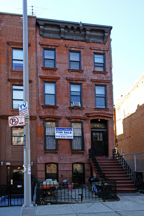 22 E 129th St in New York, NY - Building Photo