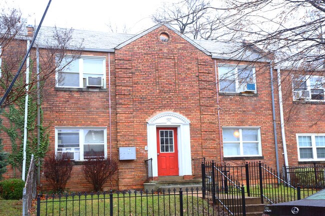 1249 Raum St NE in Washington, DC - Building Photo - Building Photo