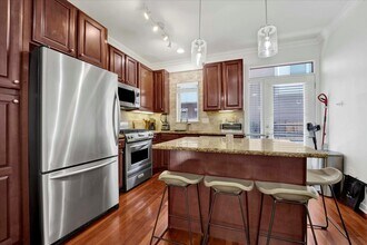 1234 W Monroe St in Chicago, IL - Building Photo - Building Photo