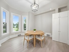 47 Ontario Ave in Hamilton, ON - Building Photo - Building Photo