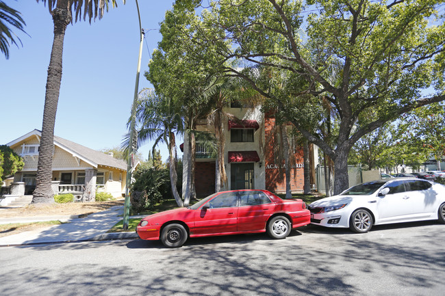 317 W Acacia Ave in Glendale, CA - Foto de edificio - Building Photo