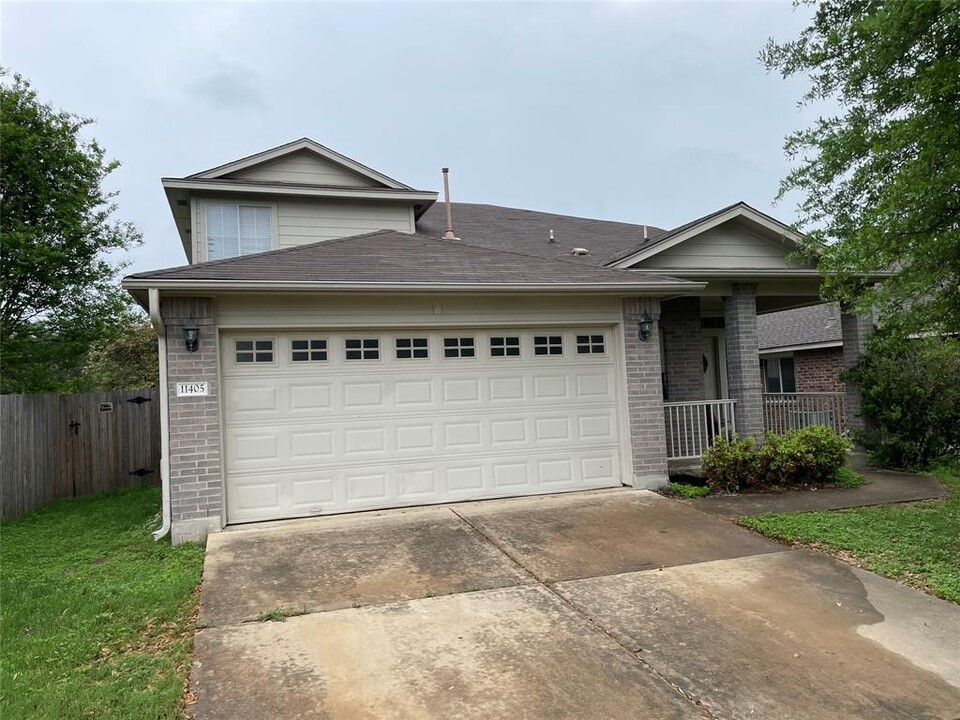 11405 Jim Thorpe Ln in Austin, TX - Building Photo