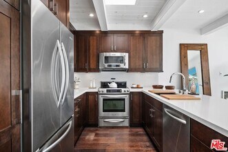 11940 Whalers Ln in Malibu, CA - Building Photo - Building Photo