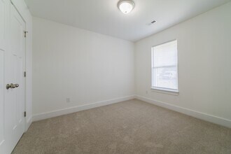 924 Sparrow Ln in Duncan, SC - Building Photo - Building Photo