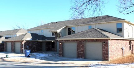 Fall Creek Village Apartments Harrah Ok Apartments For Rent