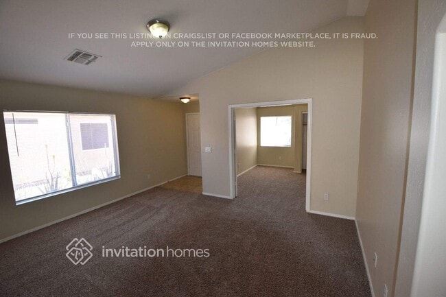 12018 W Aster Dr in El Mirage, AZ - Foto de edificio - Building Photo