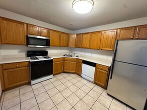 1403 Adams St in Ottawa, IL - Building Photo - Building Photo