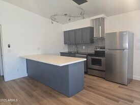 2333 N 12th St in Phoenix, AZ - Building Photo