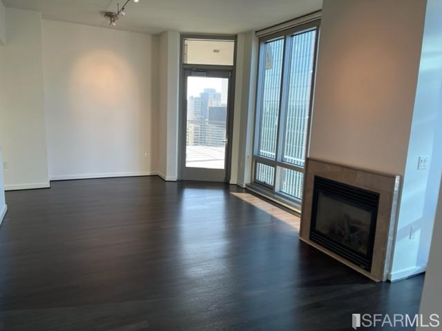 333 1st St in San Francisco, CA - Foto de edificio