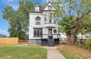 827 Lincoln Ave in Cincinnati, OH - Building Photo