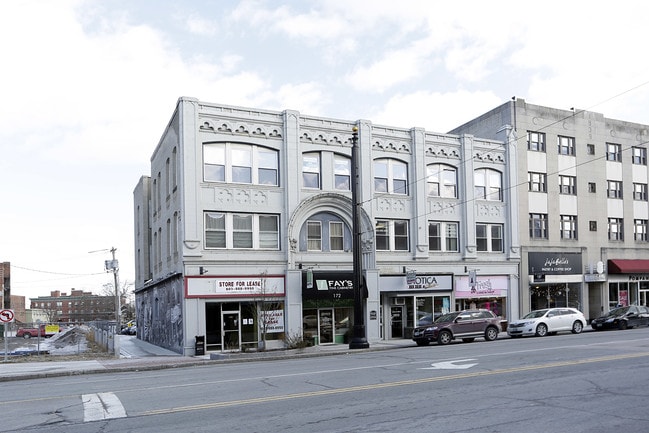 170-176 Main St in Nashua, NH - Building Photo - Primary Photo