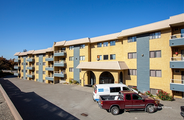 Dufferin Terrace in Kamloops, BC - Building Photo