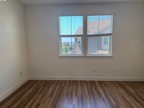 3906 Guerneville Wy in Dublin, CA - Building Photo - Building Photo