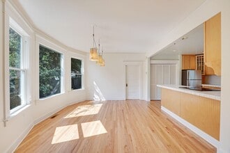 2017 2nd Ave N in Seattle, WA - Building Photo - Building Photo