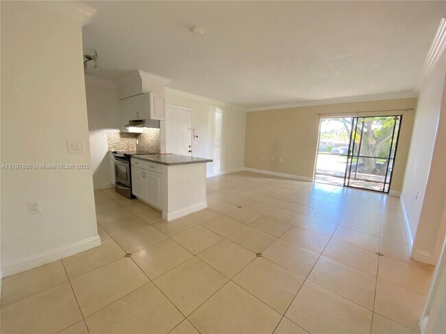 19800 SW 103rd Ct, Unit 103 in Cutler Bay, FL - Building Photo - Building Photo