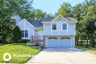 2412 Little Blue Ct in Liberty, MO - Building Photo