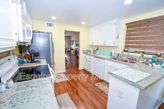 17148 Village 17 in Camarillo, CA - Building Photo - Building Photo