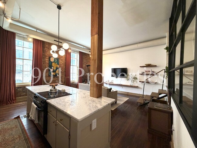 66 S Front St in Memphis, TN - Building Photo - Building Photo