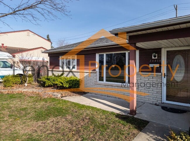 34030 Hunter Ave in Westland, MI - Foto de edificio - Building Photo