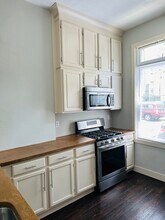 2239 Flora St in Cincinnati, OH - Foto de edificio - Building Photo