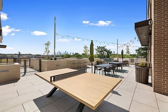 East Bend Apartments in Houston, TX - Building Photo - Building Photo