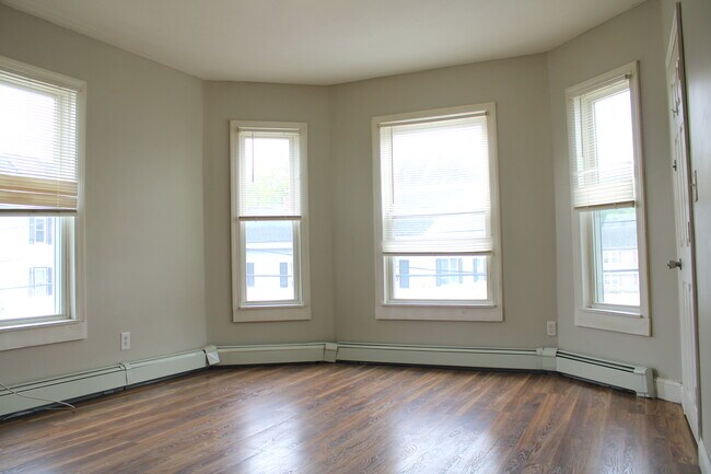 23 Lafayette St, Unit 3 in Haverhill, MA - Building Photo - Building Photo