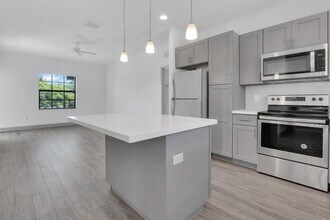 630 NE 14th Ct in Fort Lauderdale, FL - Building Photo - Building Photo