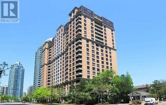 18 Sommerset Way in Toronto, ON - Building Photo