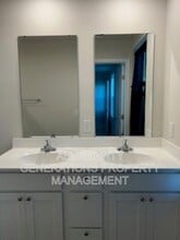 4796 Olivia Wy in Lorain, OH - Building Photo - Building Photo