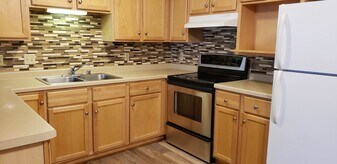 320 E Tyranena Park Rd, Unit 1 in Lake Mills, WI - Building Photo