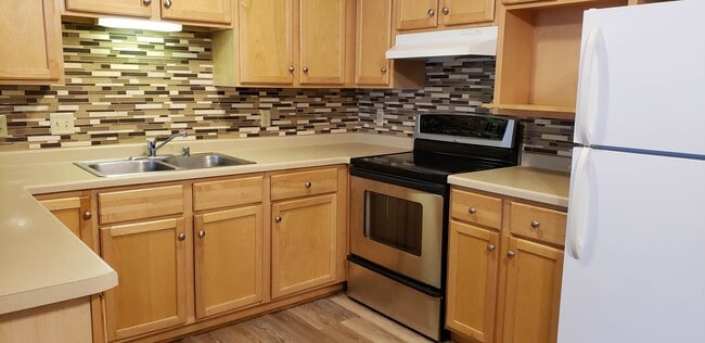 320 E Tyranena Park Rd, Unit 1