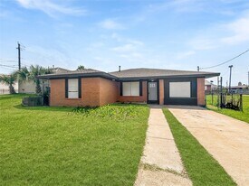 3105 Church St in Galveston, TX - Building Photo