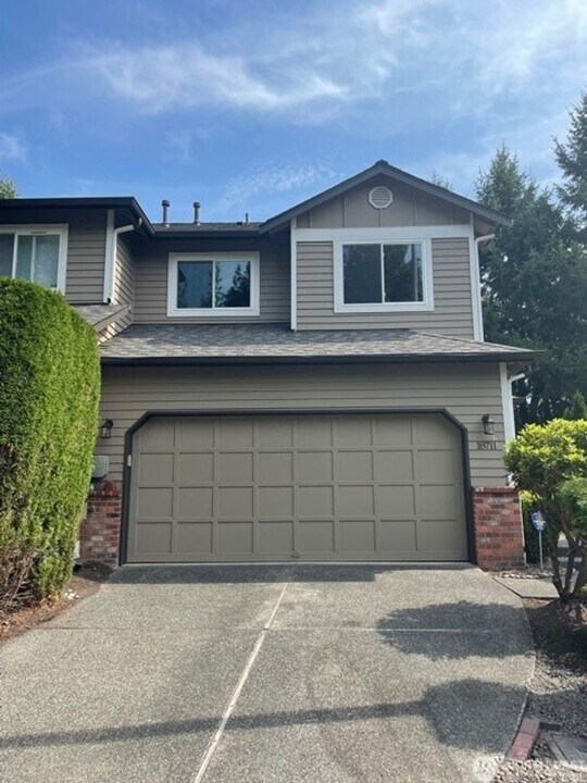 18711 20th Ave SE in Bothell, WA - Building Photo