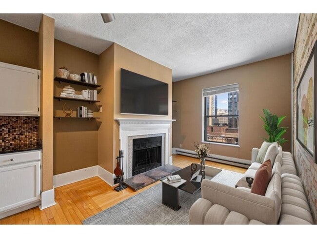 property at 609 S 9th St